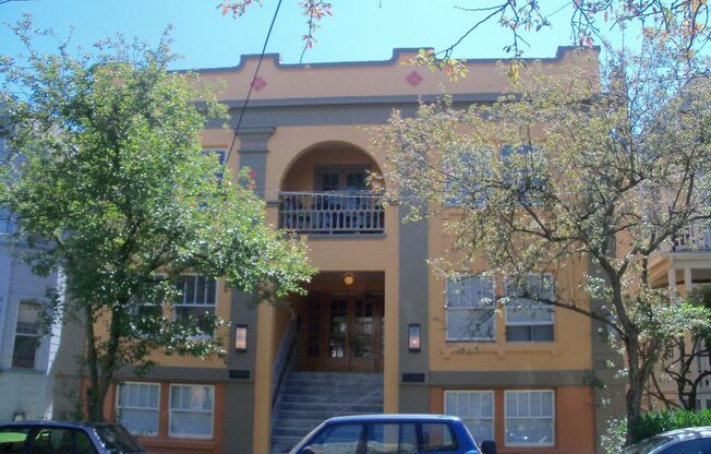Flandora Apartments