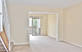 2 beds, 1.5 baths, $2,450, Unit UNIT I