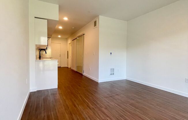 1 bed, 1 bath, 583 sqft, $1,995, Unit 301 - MFTE