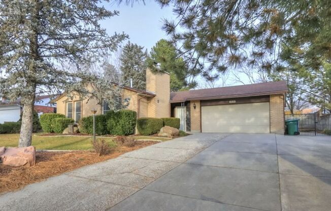 4 Bedroom / 3 Bath Home in Sandy!