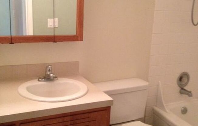 2 beds, 1 bath, 740 sqft, $1,500, Unit 209