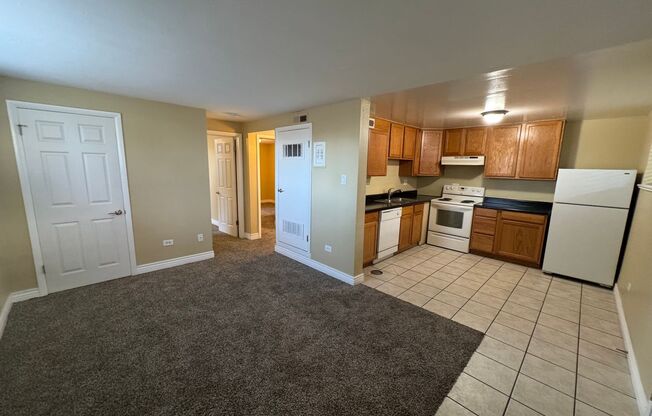 2 beds, 1 bath, 725 sqft, $1,375, Unit 1