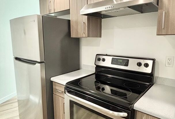 2 beds, 2 baths, 833 sqft, $1,750, Unit 211