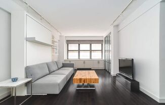 140 E 56 ST