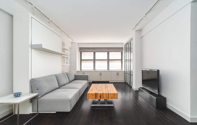 140 E 56 ST