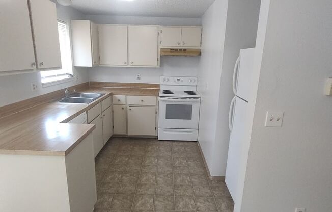 2 beds, 1.5 baths, $1,025, Unit 46