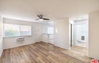 5541 Newcastle Ave.