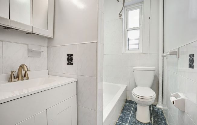 496 E 95 ST