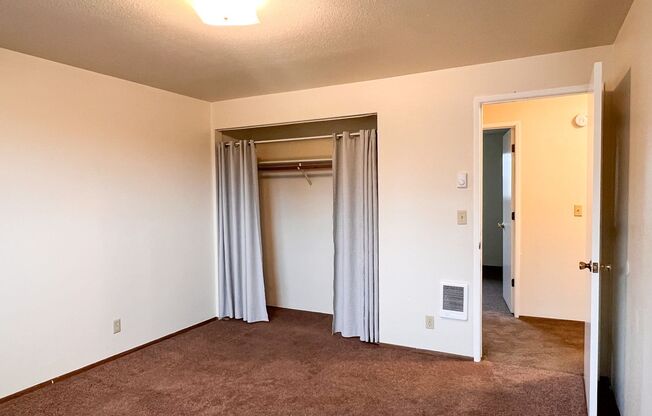 2 beds, 1.5 baths, 928 sqft, $1,250, Unit 2006 S. 2ND ST #13