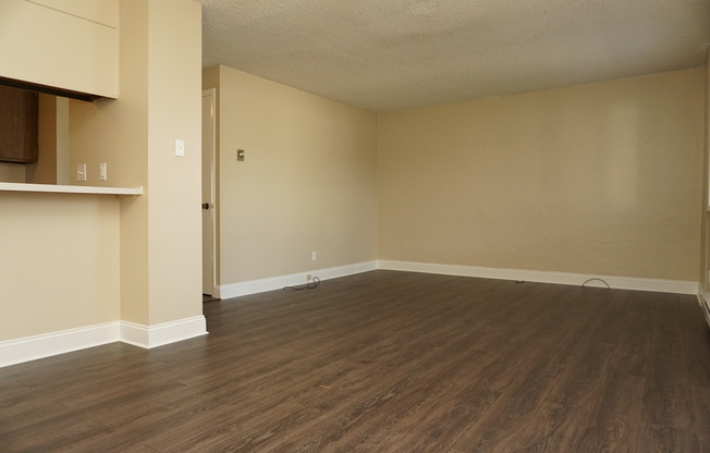 Val Verde Court Condominiums