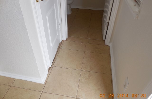 4 Bedroom 2.5 bath - 2 Story Home - Near Lackland AFB