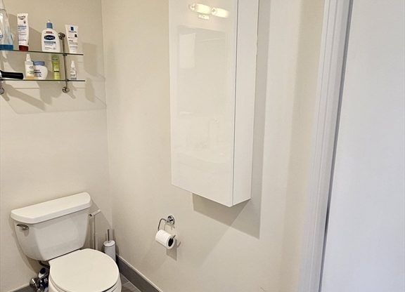 1 bed, 1 bath, 747 sqft, $3,450, Unit 707T