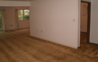 2 2 DARRYL DR