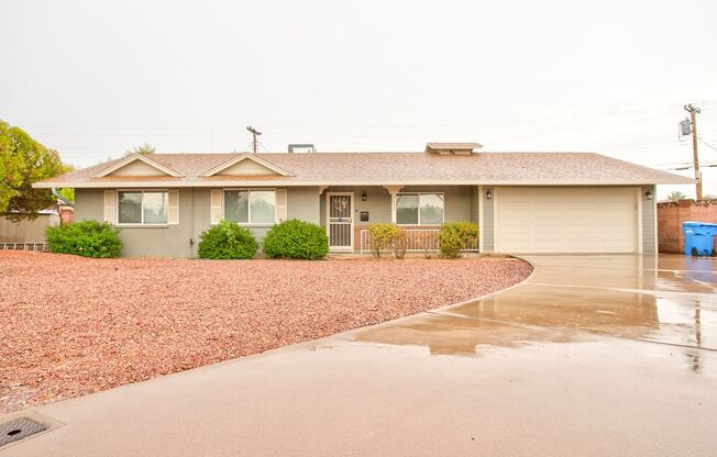 Newer Paint, Newer Flooring, POOL, close to GCU, Move in Ready for May 1st!!!