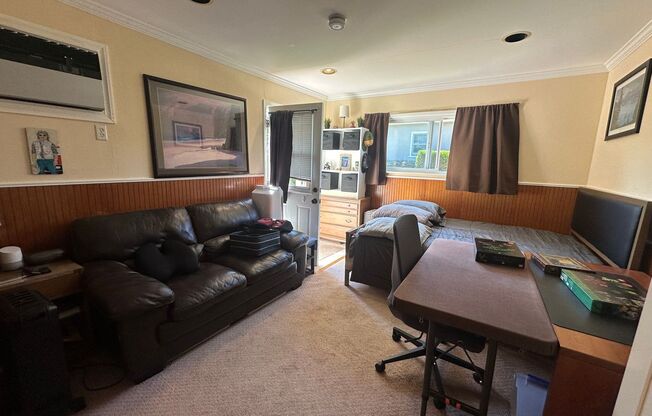 Studio Home in Desirable West Menlo Park- Walk to Downtown