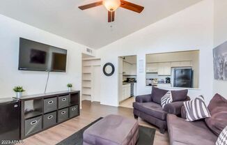 BEAUTIFUL CONDO IN IDEAL MESA LOCATION!