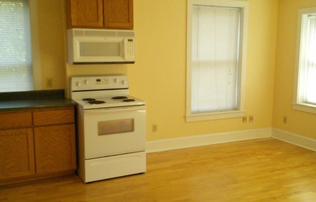 1 bed, 1 bath, 665 sqft, $1,050, Unit E