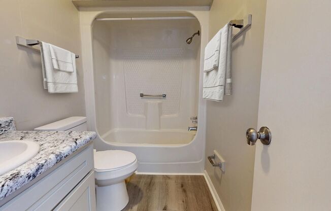 2 beds, 2 baths, $999, Unit 2103