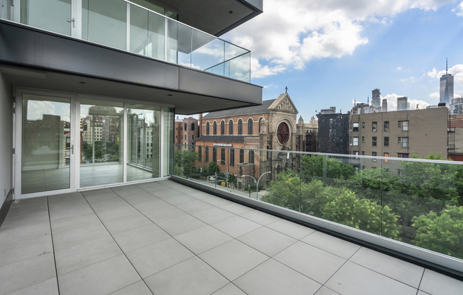 136 W HOUSTON ST