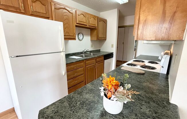 2 beds, 1 bath, 850 sqft, $810, Unit 2542-302