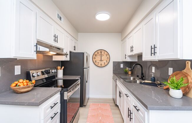 1 bed, 1 bath, 734 sqft, $1,575, Unit 5