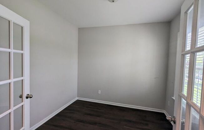 AVAILABLE NOW- 4BR/3.5BA IN COLONY NORTH