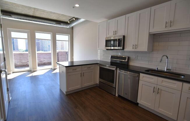 1 bed, 1 bath, 711 sqft, $2,800, Unit 3833-617