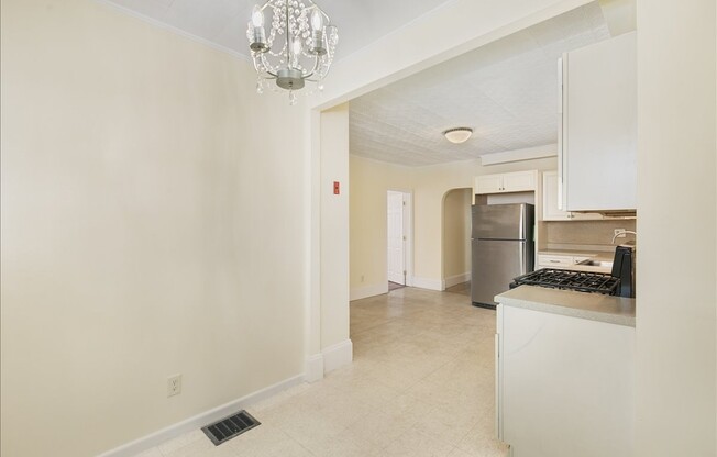 2 beds, 1 bath, 1,375 sqft, $2,700, Unit 1