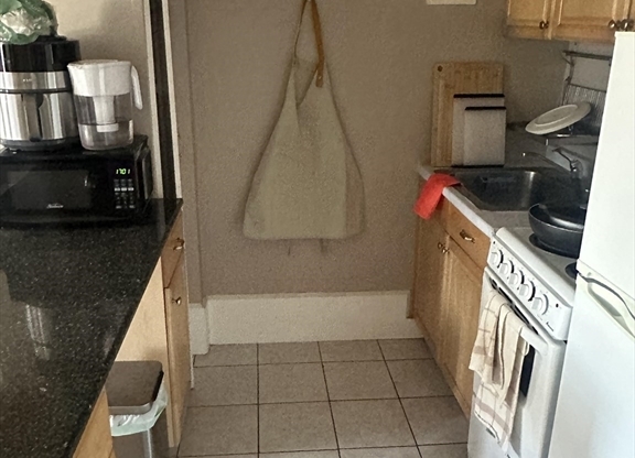 1 bed, 1 bath, 550 sqft, $2,600, Unit 21