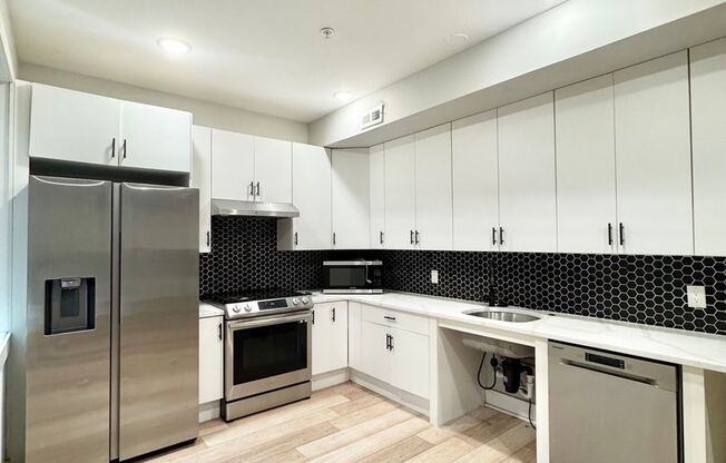 1 bed, 1 bath, 627 sqft, $1,299, Unit 204