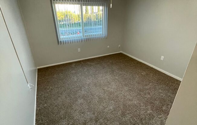 1 bed, 1 bath, 700 sqft, $2,000