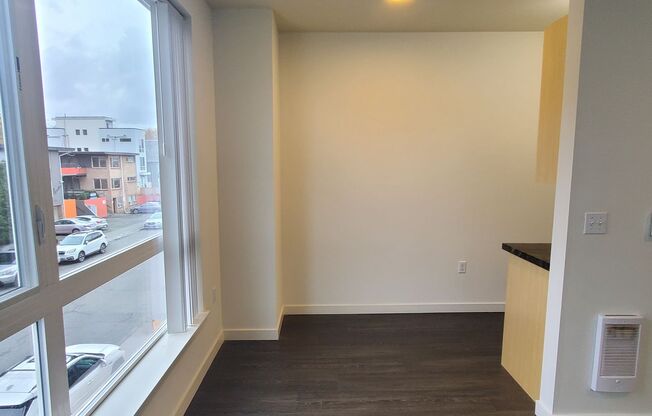 Studio, 1 bath, 362 sqft, $1,495, Unit 204