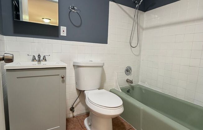 2 beds, 1 bath, 800 sqft, $1,925, Unit 148-20