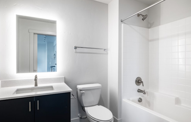 2 beds, 2 baths, 840 sqft, $1,399, Unit 5518-306