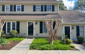 Adorable 2 Bed Townhome Convenient to Duke & UNC!