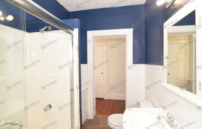 2 beds, 1 bath, $1,050, Unit Apt. A