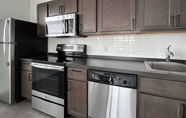2 beds, 2 baths, 1,181 sqft, $2,090, Unit Unit 515