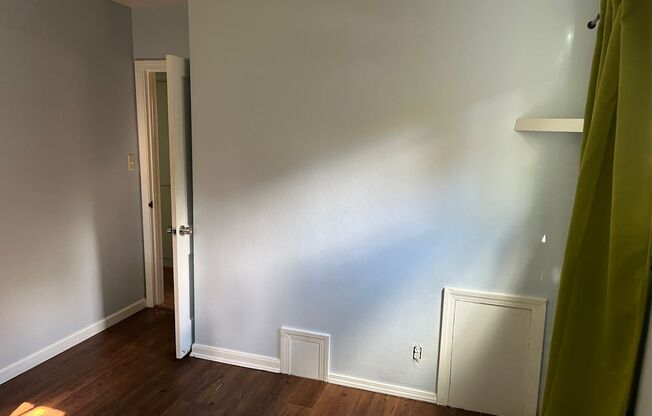 3 beds, 1 bath, $1,200