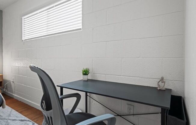 2 beds, 1 bath, 850 sqft, $1,750, Unit 12