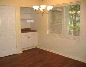 2 beds, 1.5 baths, 1,100 sqft, $1,295