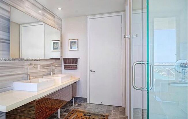 2 beds, 2 baths, 1,498 sqft, $6,500, Unit 1100 Biscayne Blvd # 4803