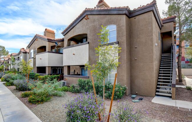 2 beds, 2 baths, $1,700, Unit # 41 2067