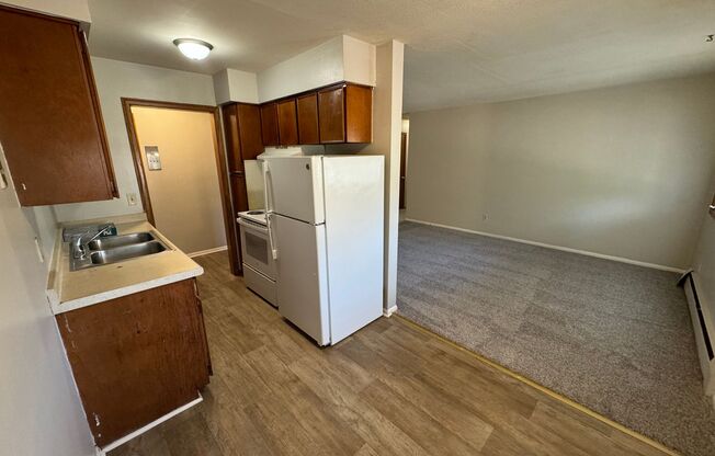 2 beds, 1 bath, 865 sqft, $950