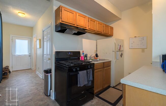 2 beds, 1 bath, $1,425, Unit 1166 Mt. Pleasant