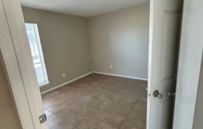 3 beds, 2 baths, 1,350 sqft, $2,055, Unit 3-1623-B