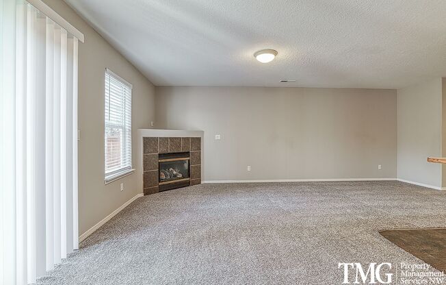Charming 3 bed, 2.5 bath townhome!