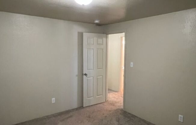 2 beds, 1 bath, 864 sqft, $1,150, Unit UNIT 2