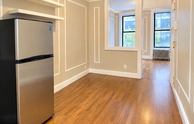 509 E 81 ST