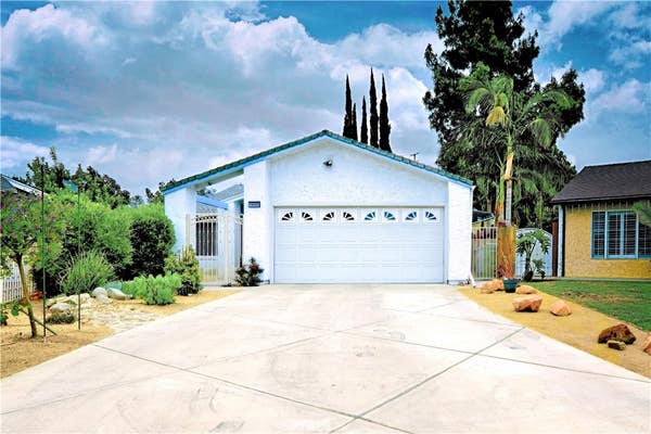 13142 REEDLEY ST