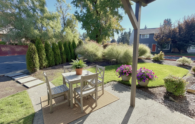 2 beds, 1 bath, 890 sqft, $1,415, Unit 13